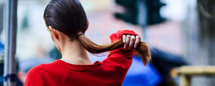 Is it OK to wear a ponytail to an interview?